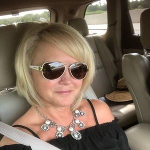 Meet your Posher, Donna